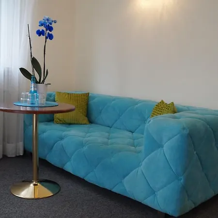 Kolbl 3* Munich